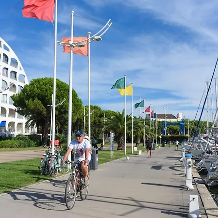 Escale A Port Camargue - Piscine - Tv アパート