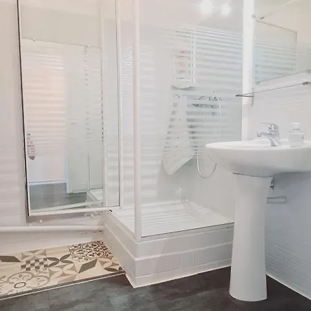 Escale Avec Piscine Apartment *